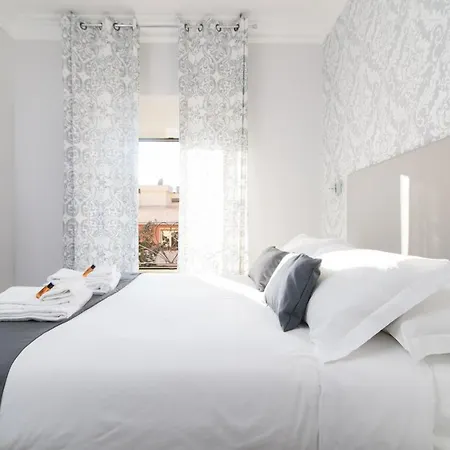 Konukevi White Caesar