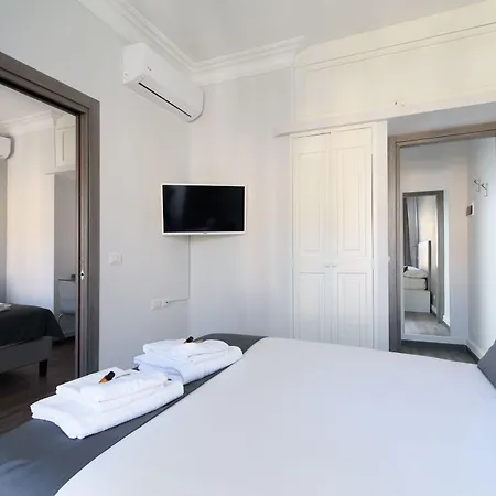 招待所 White Caesar